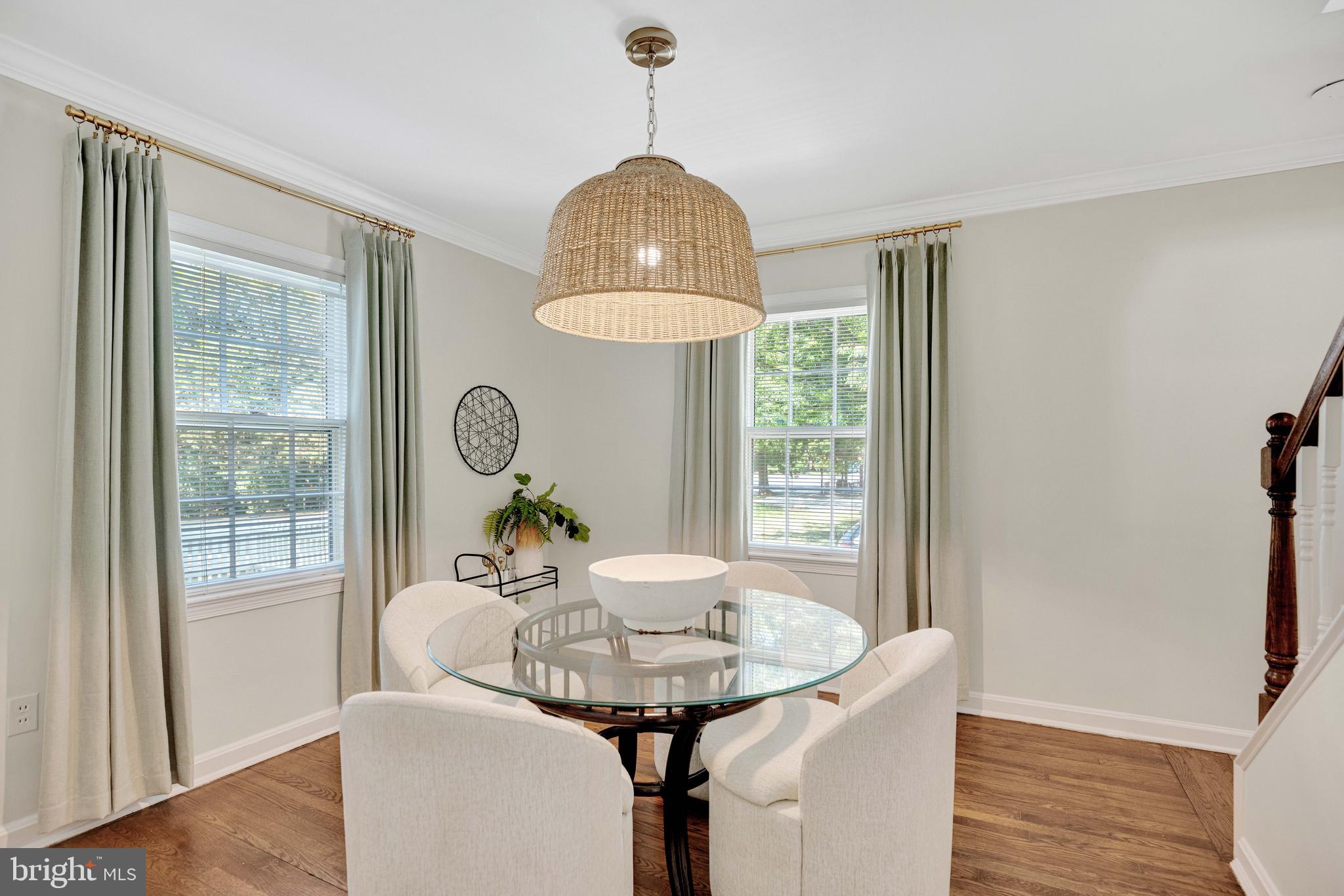 4 E WALNUT STREET