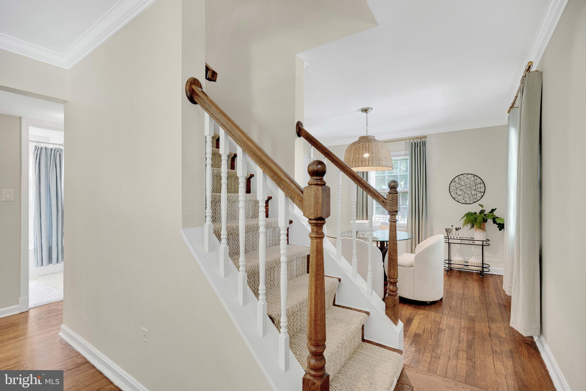 4 E WALNUT STREET