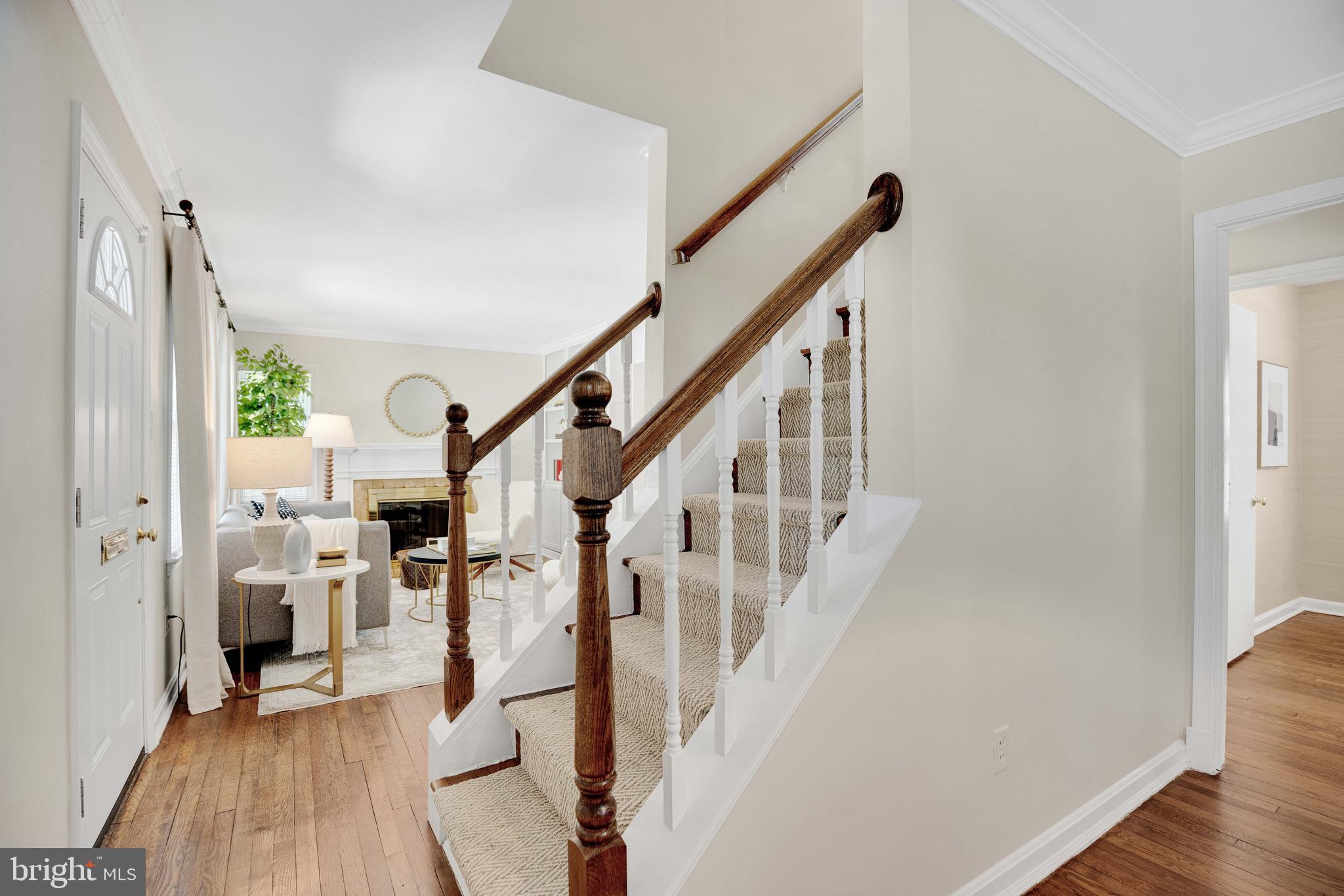 4 E WALNUT STREET