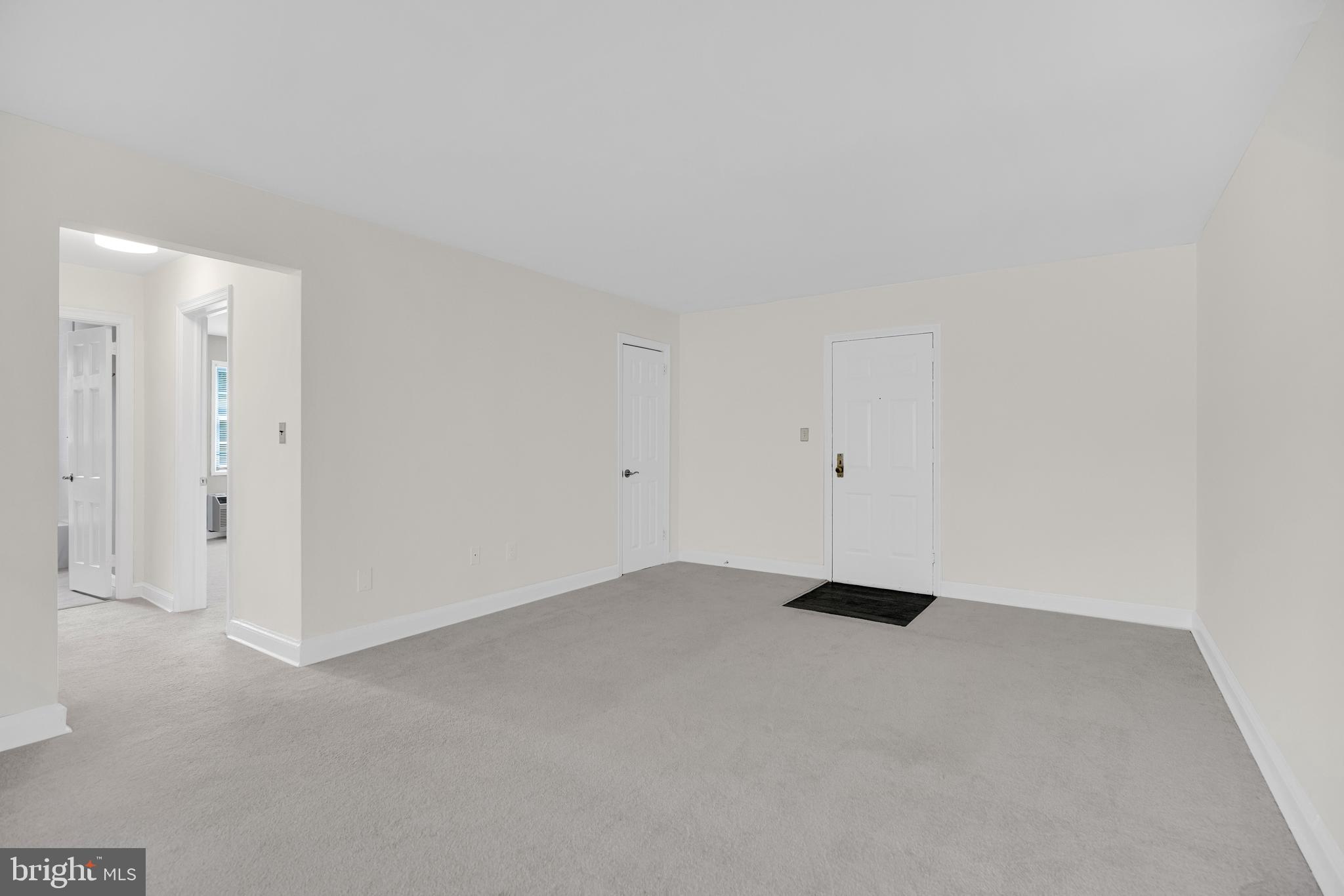 1700 W ABINGDON DRIVE 203