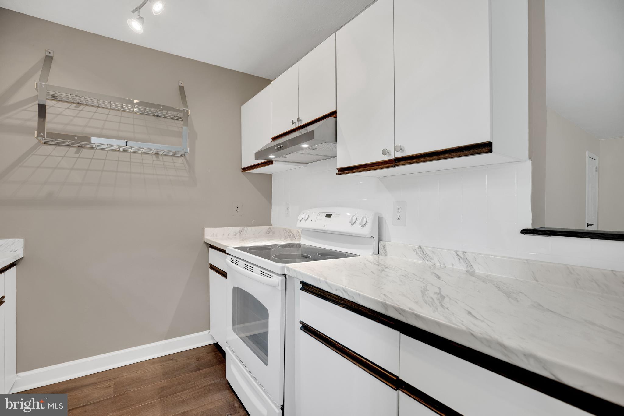 1700 W ABINGDON DRIVE 203