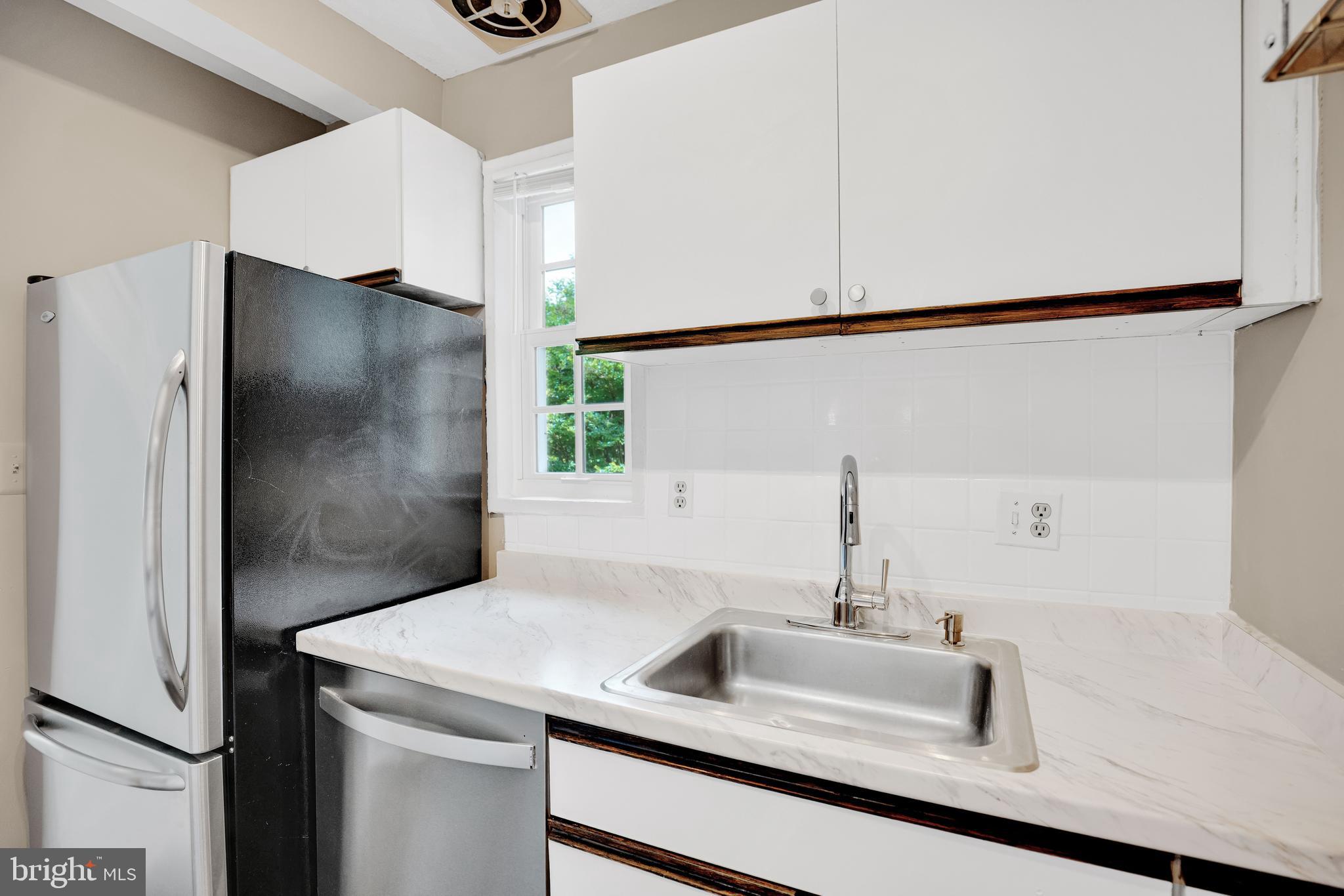 1700 W ABINGDON DRIVE 203