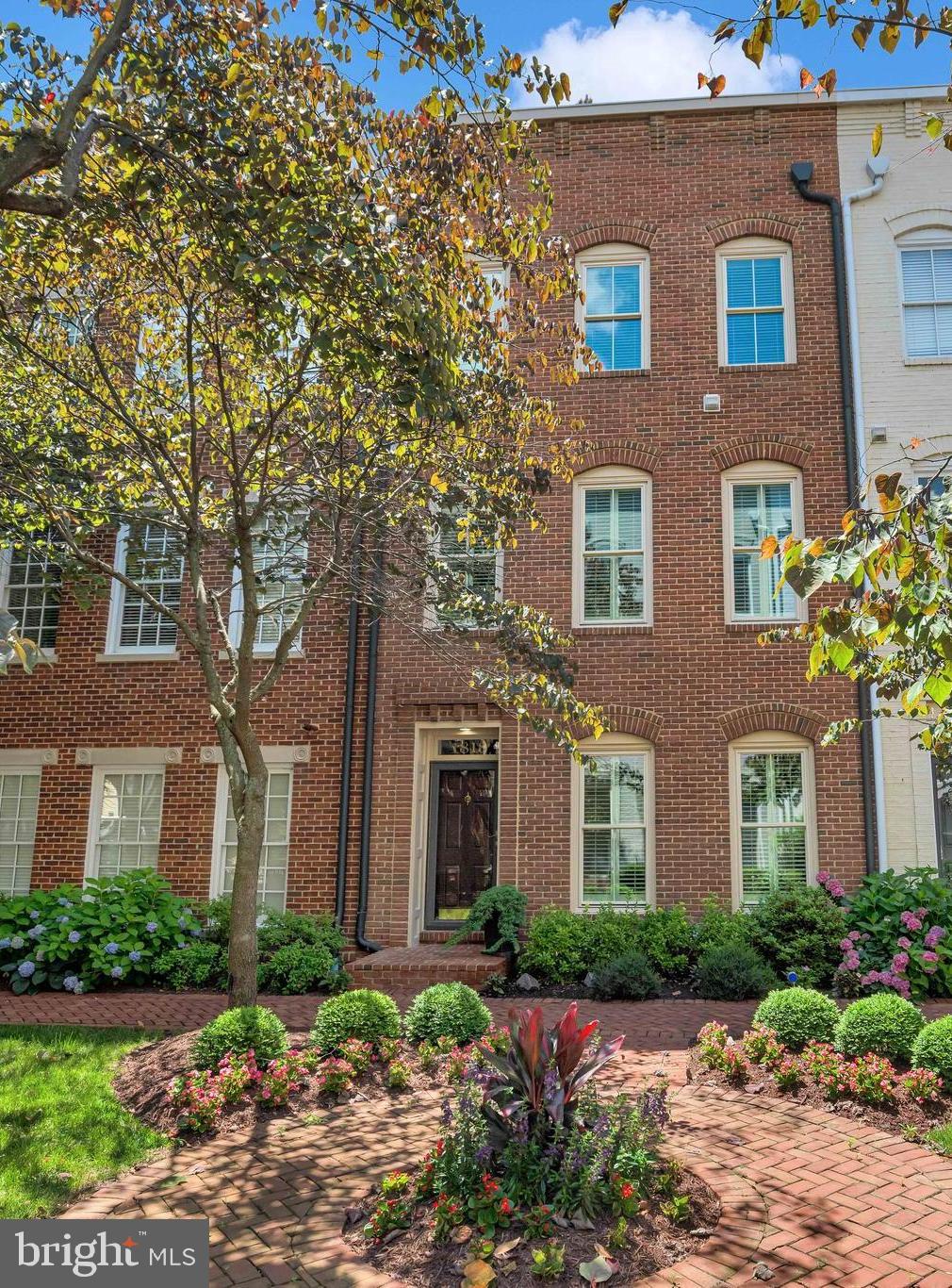 1818 POTOMAC GREENS DRIVE