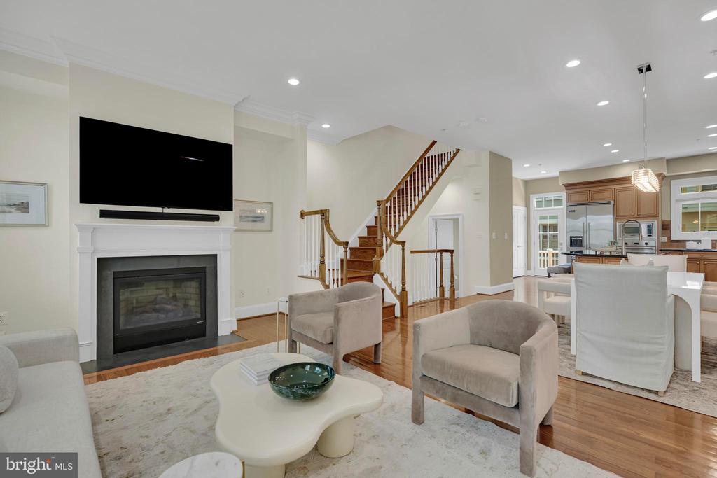 1818 POTOMAC GREENS DRIVE