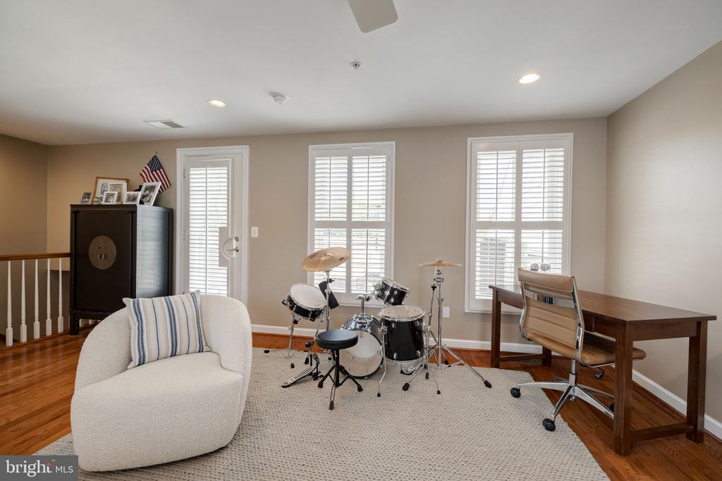 712 BRACEY LANE