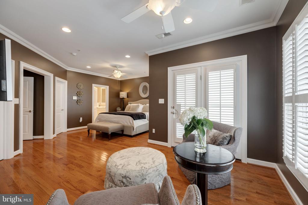 712 BRACEY LANE