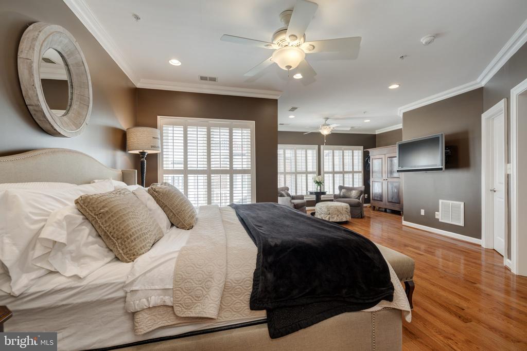 712 BRACEY LANE