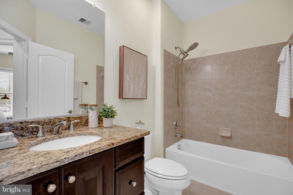 1722 POTOMAC GREENS DRIVE
