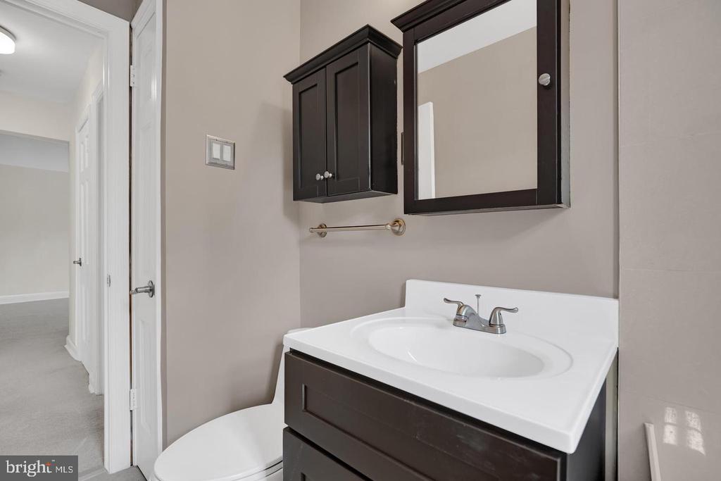 1700 W ABINGDON DRIVE Unit: 203