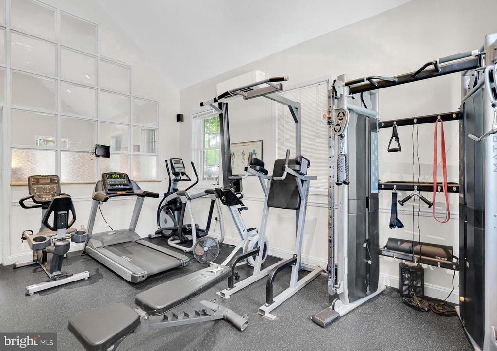 1700 W ABINGDON DRIVE Unit: 203