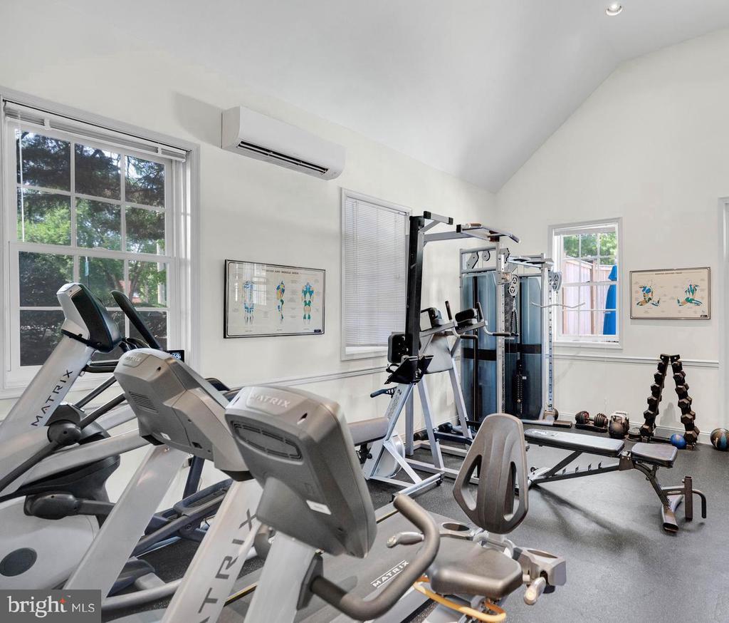 1700 W ABINGDON DRIVE Unit: 203