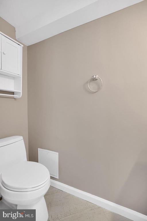 1700 W ABINGDON DRIVE Unit: 203