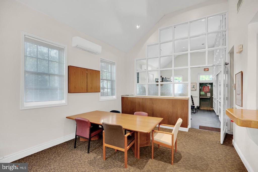 1700 W ABINGDON DRIVE Unit: 203