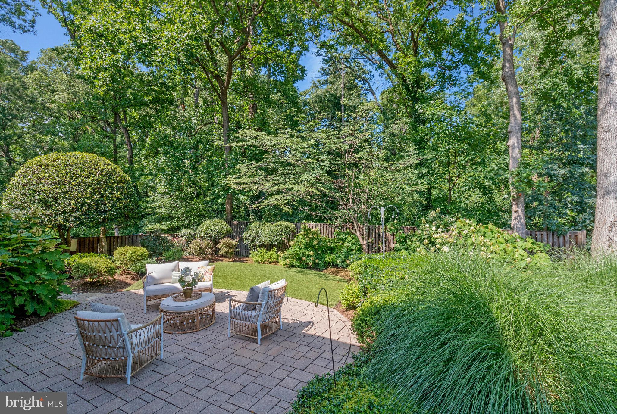 7123 PARK TERRACE DRIVE