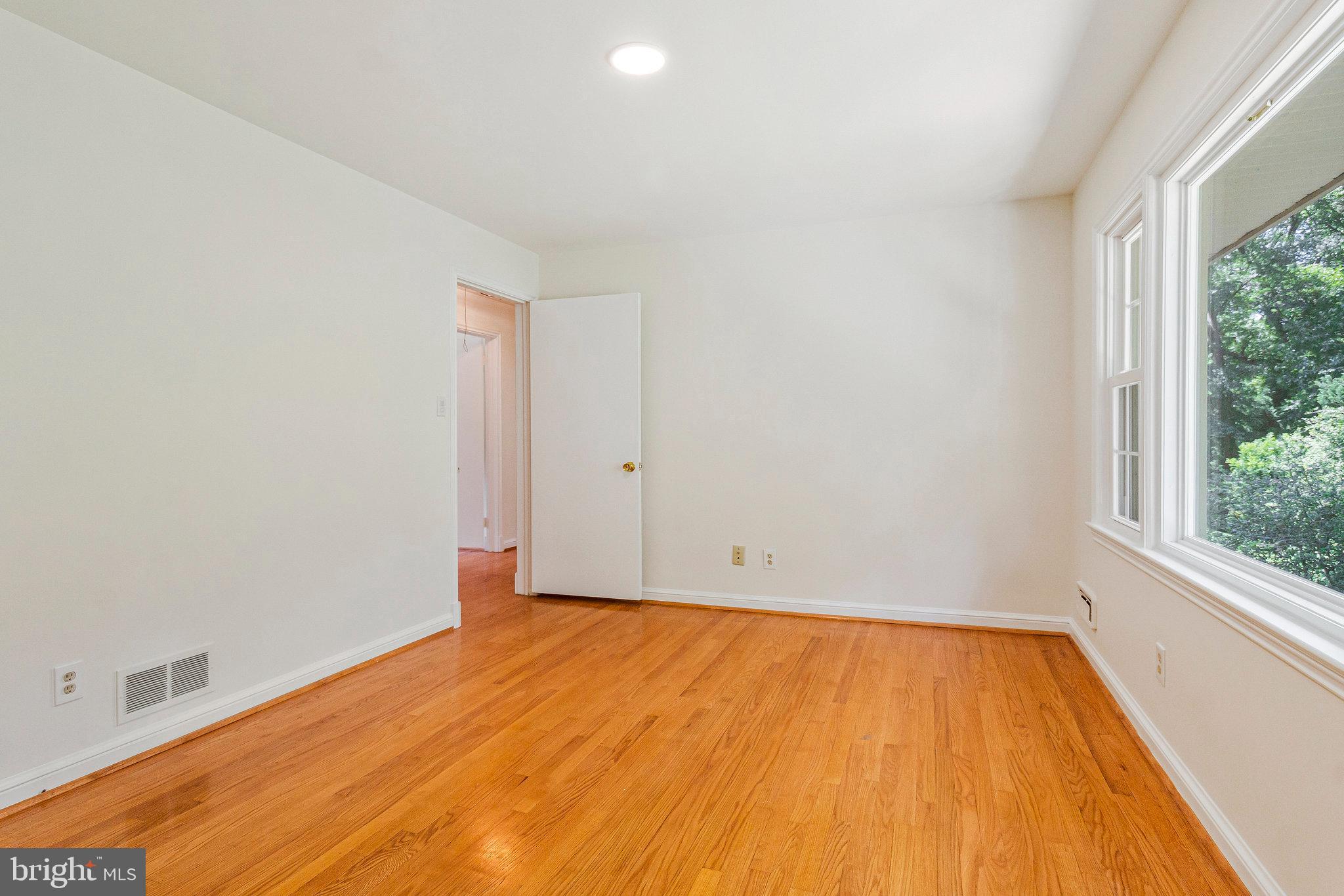 7123 PARK TERRACE DRIVE