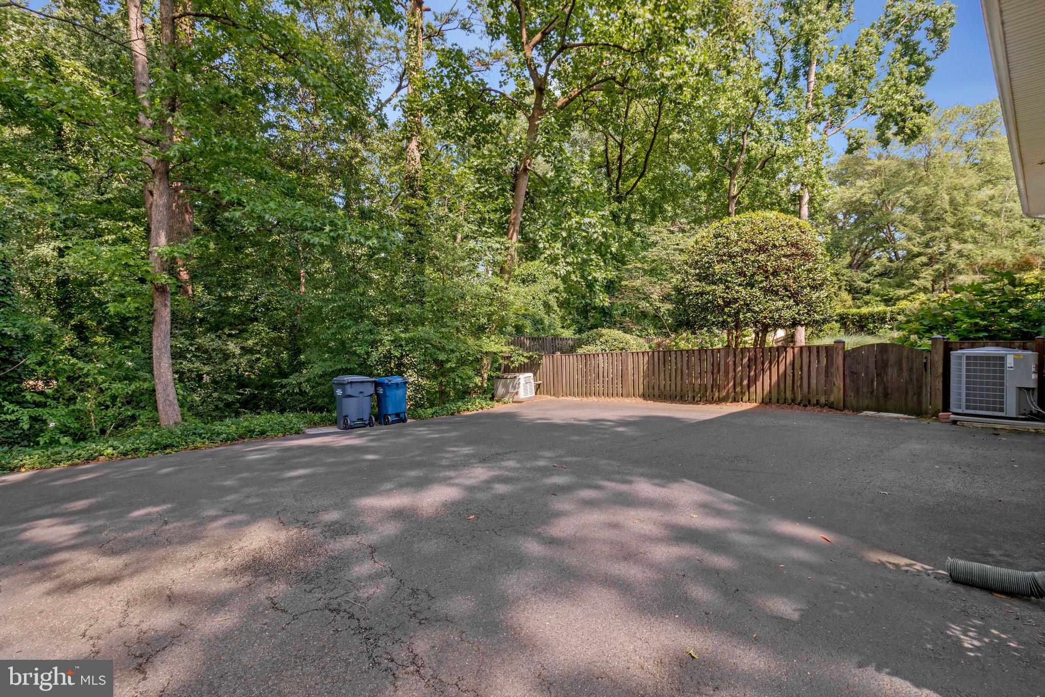 7123 PARK TERRACE DRIVE