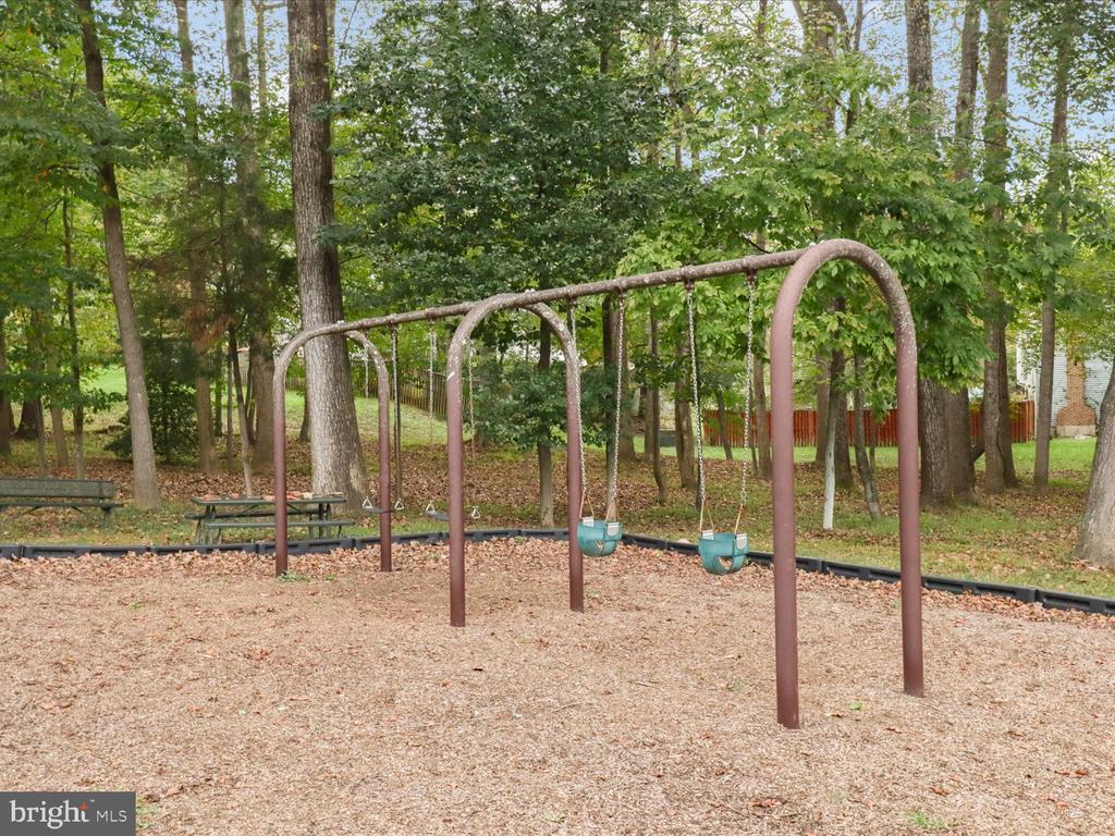 5811 HIGH BLUFF COURT