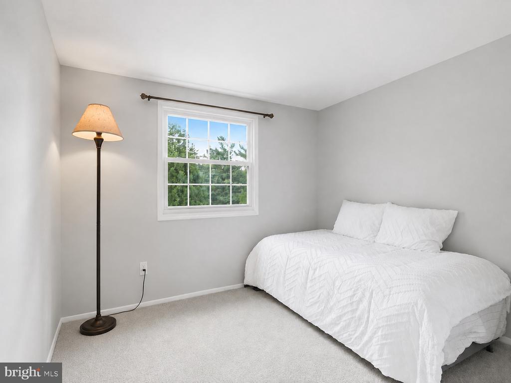 5811 HIGH BLUFF COURT