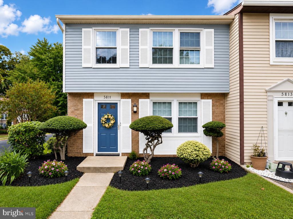 5811 HIGH BLUFF COURT
