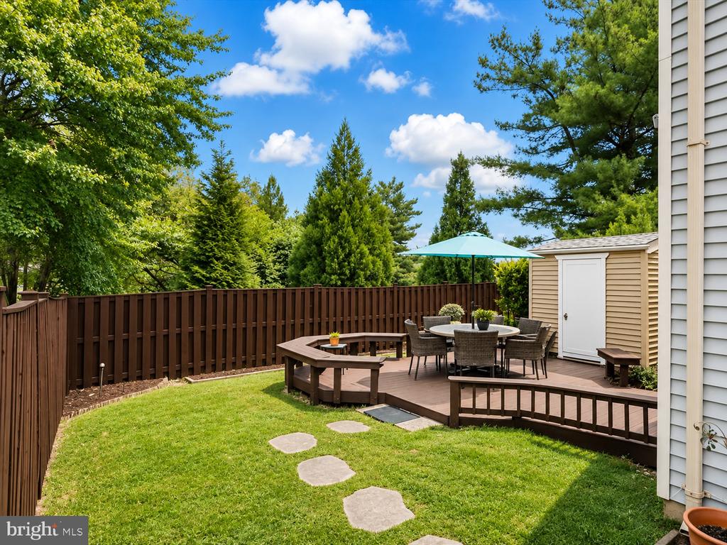 5811 HIGH BLUFF COURT