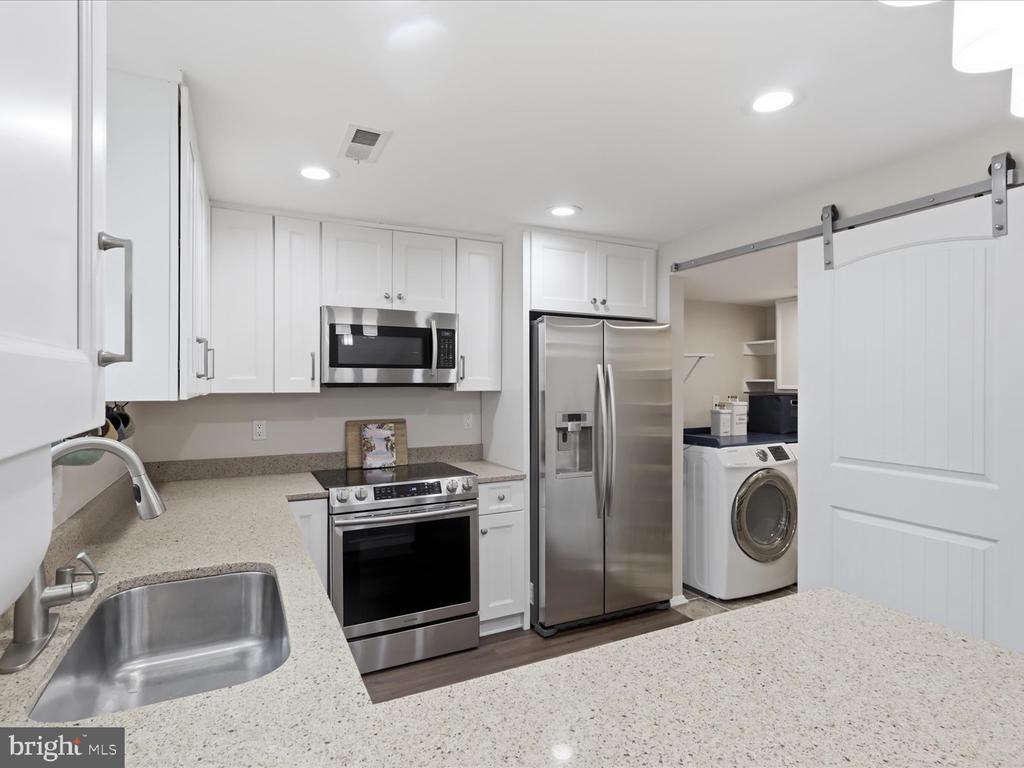 5811 HIGH BLUFF COURT