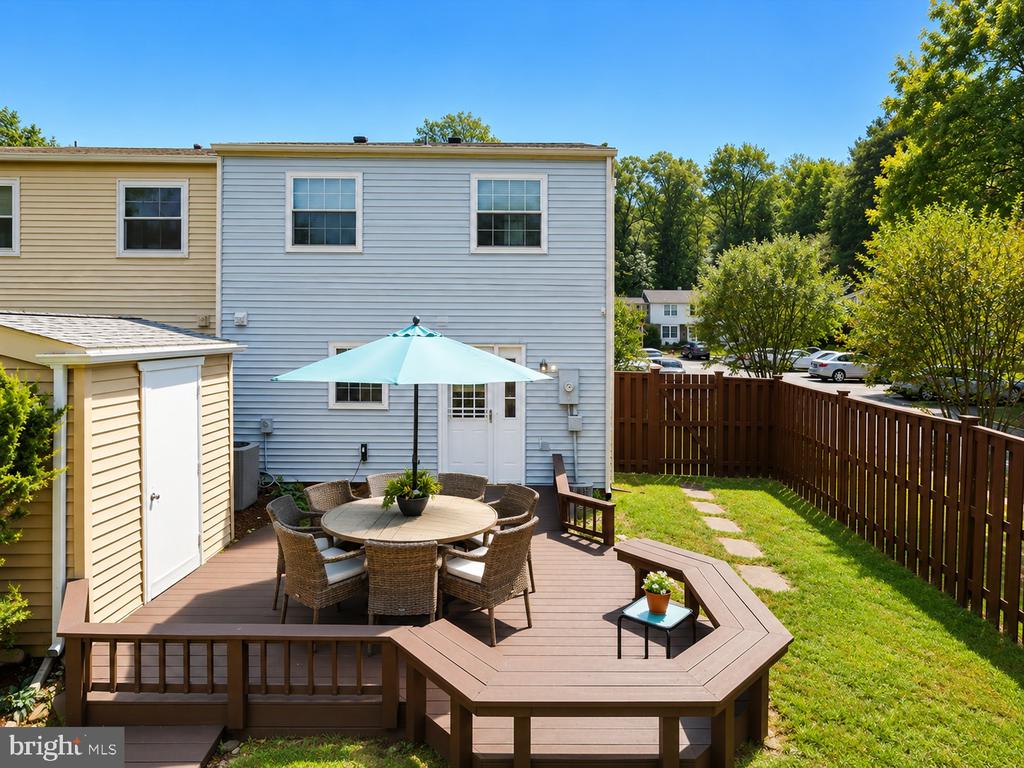 5811 HIGH BLUFF COURT