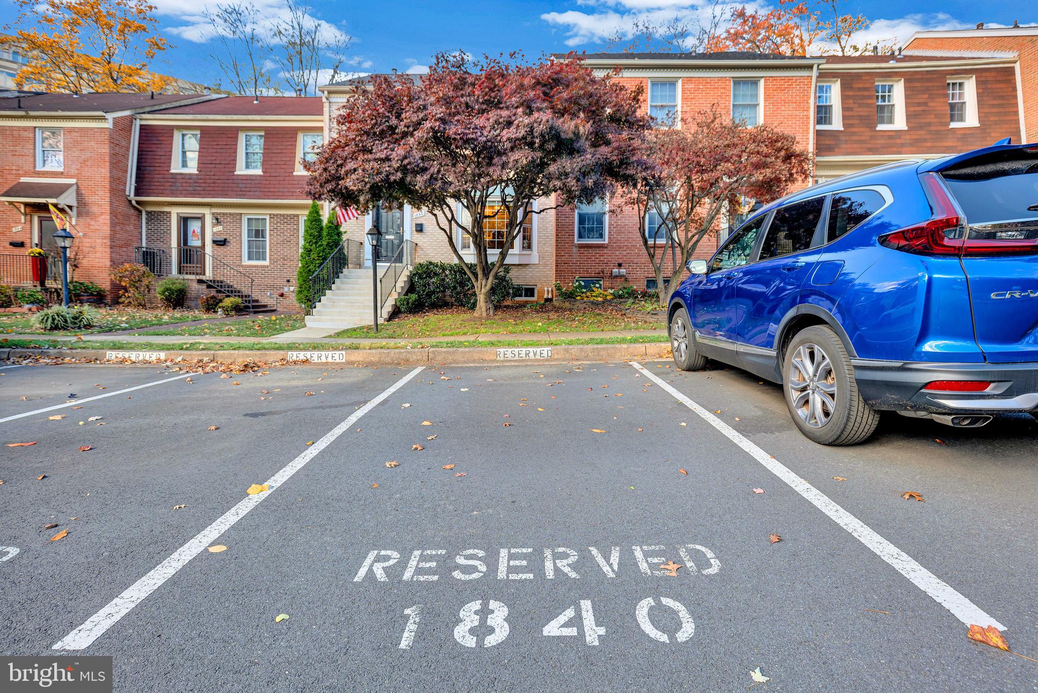 1840 GOLF VIEW COURT