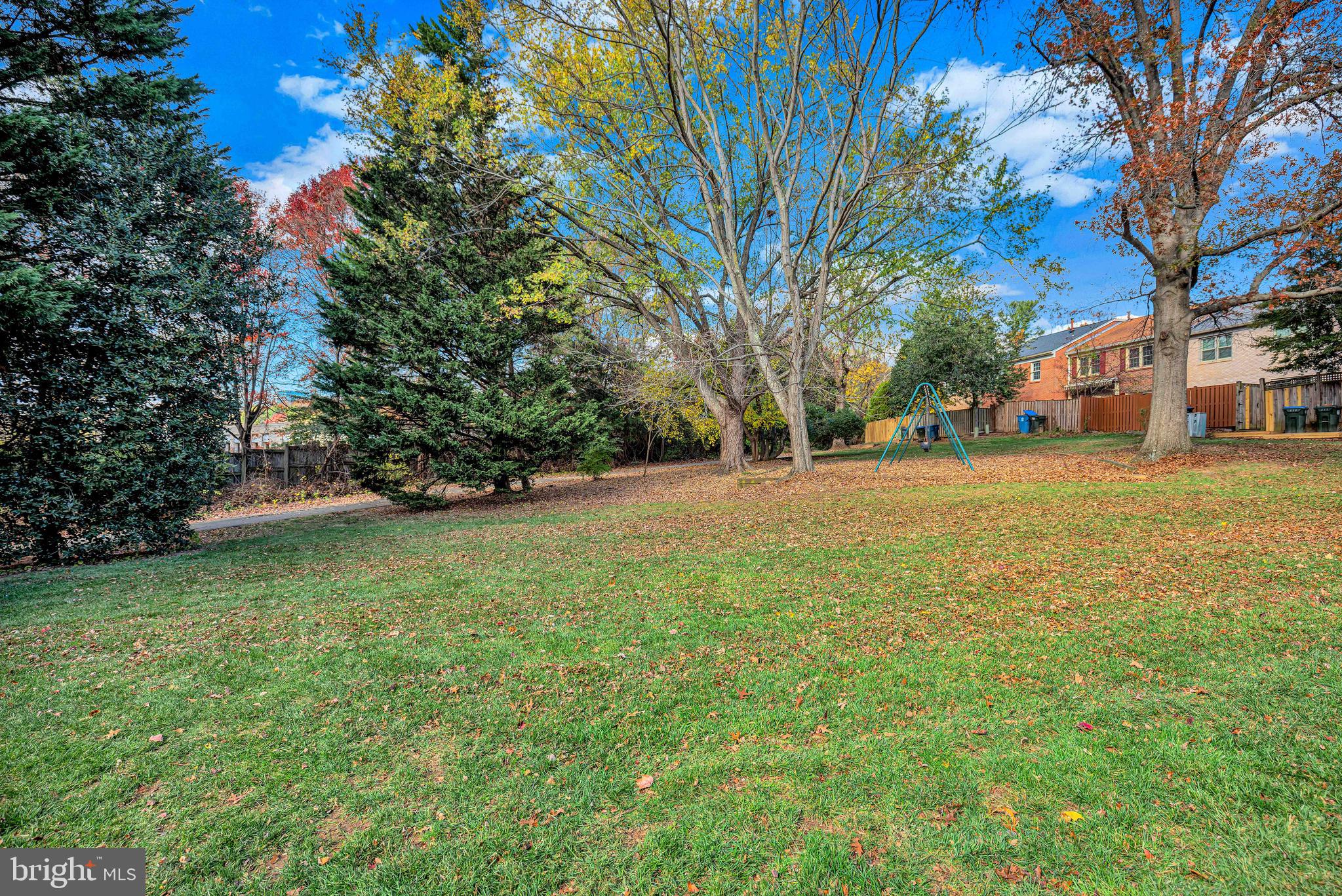 1840 GOLF VIEW COURT