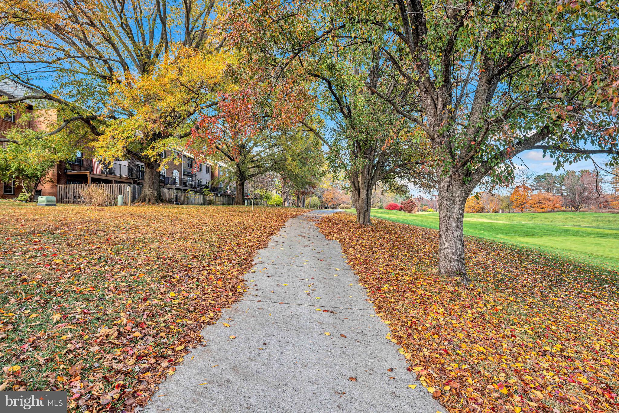 1840 GOLF VIEW COURT