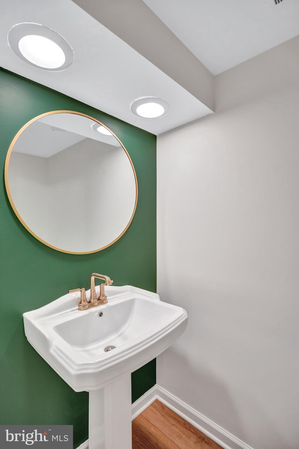 1840 GOLF VIEW COURT