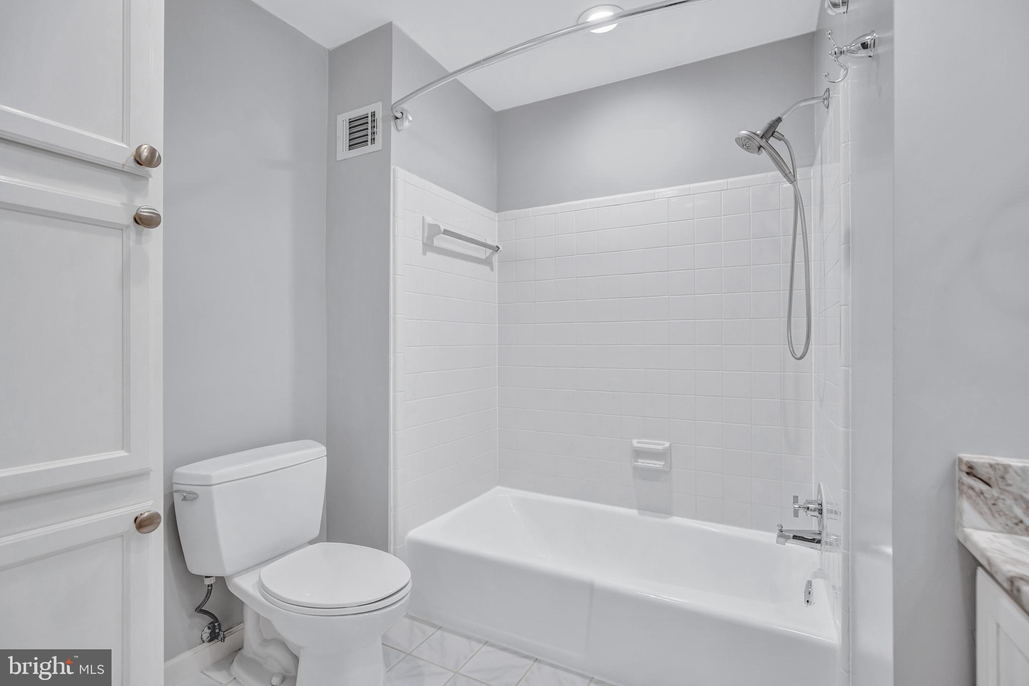 1840 GOLF VIEW COURT