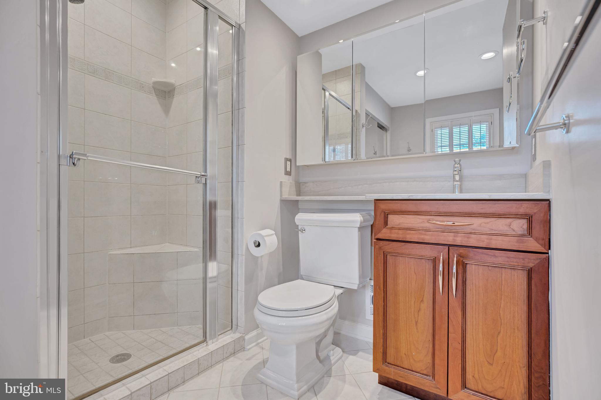 1840 GOLF VIEW COURT