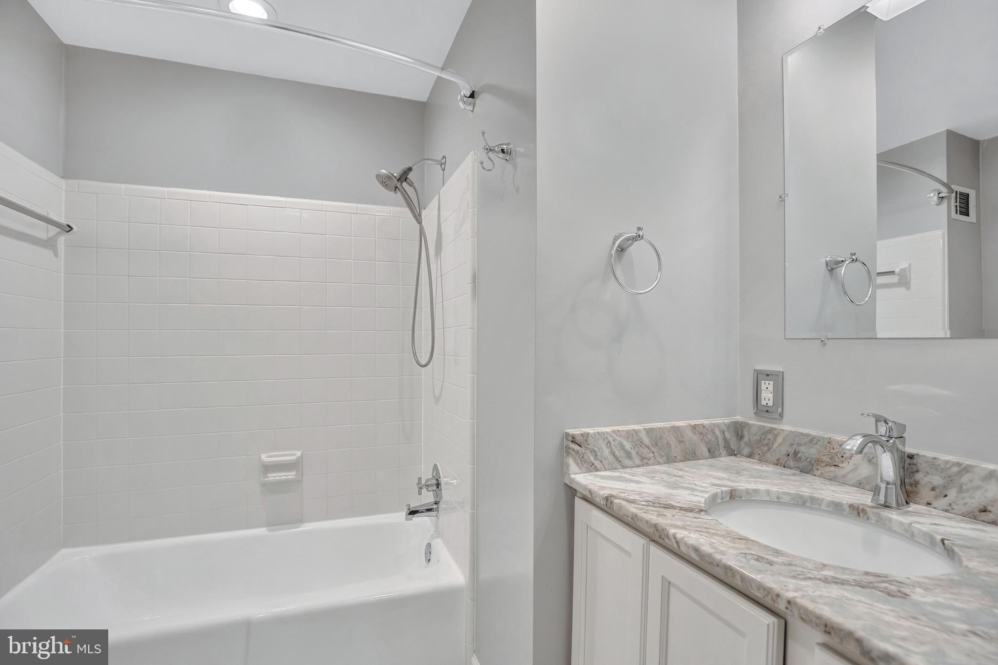 1840 GOLF VIEW COURT