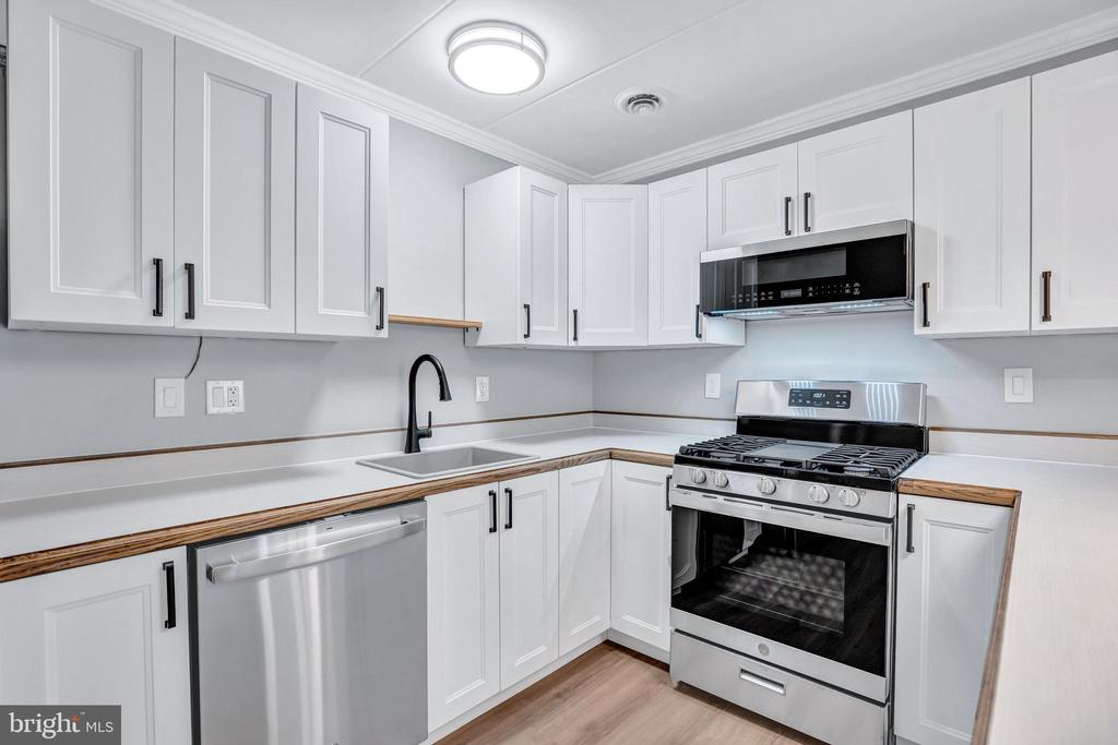 2605 FORT FARNSWORTH ROAD 314