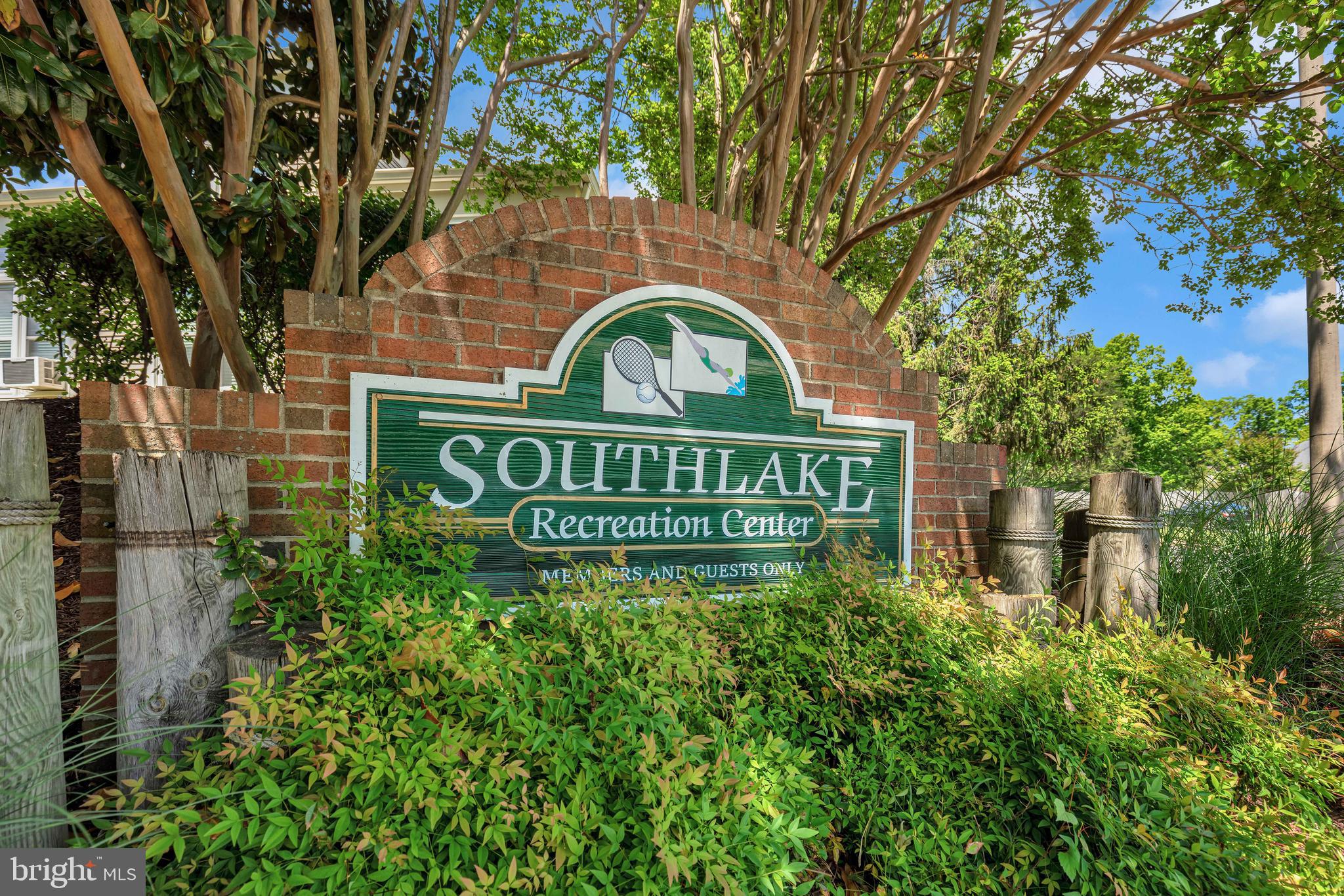 15262 LARKSPUR LANE