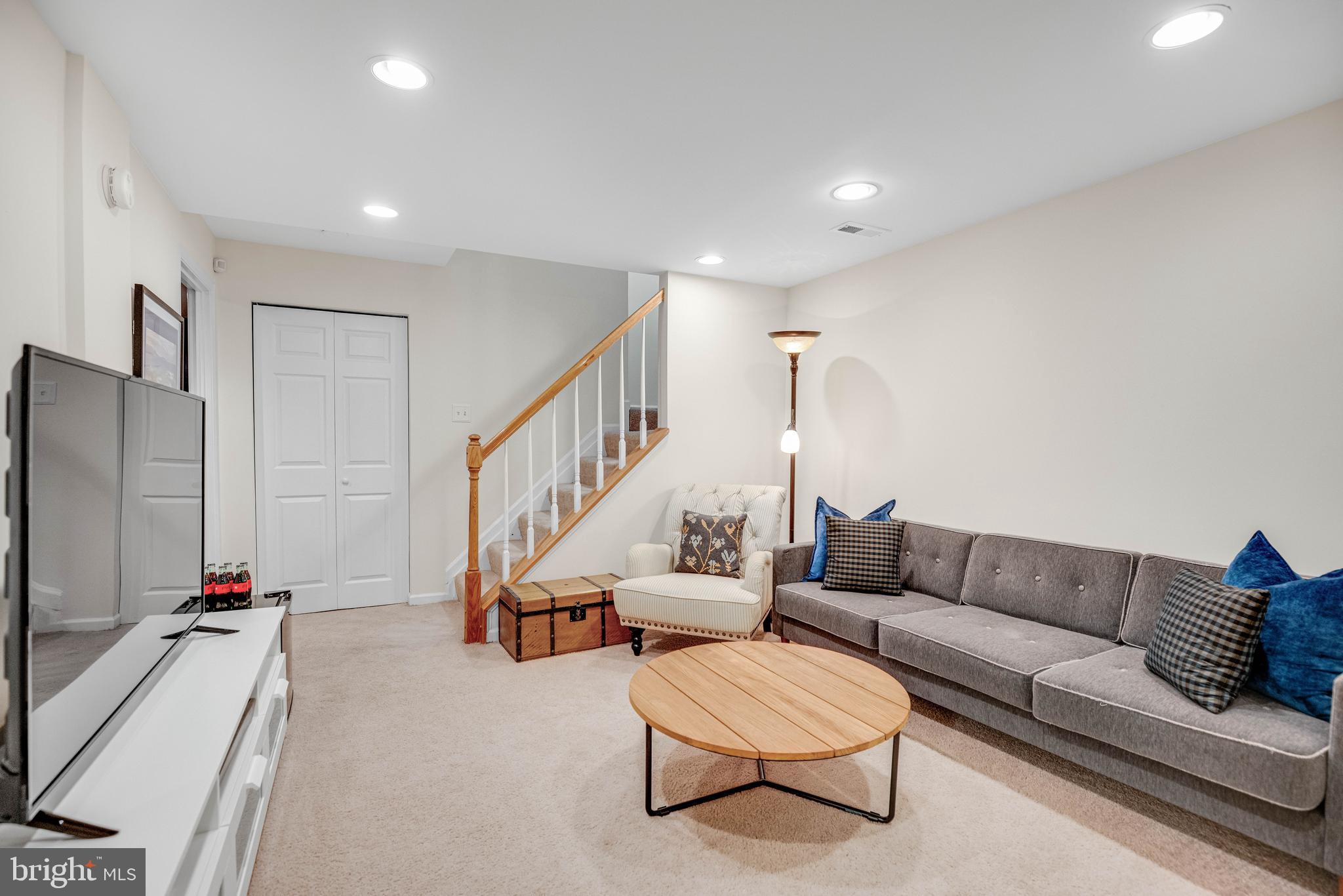 15262 LARKSPUR LANE