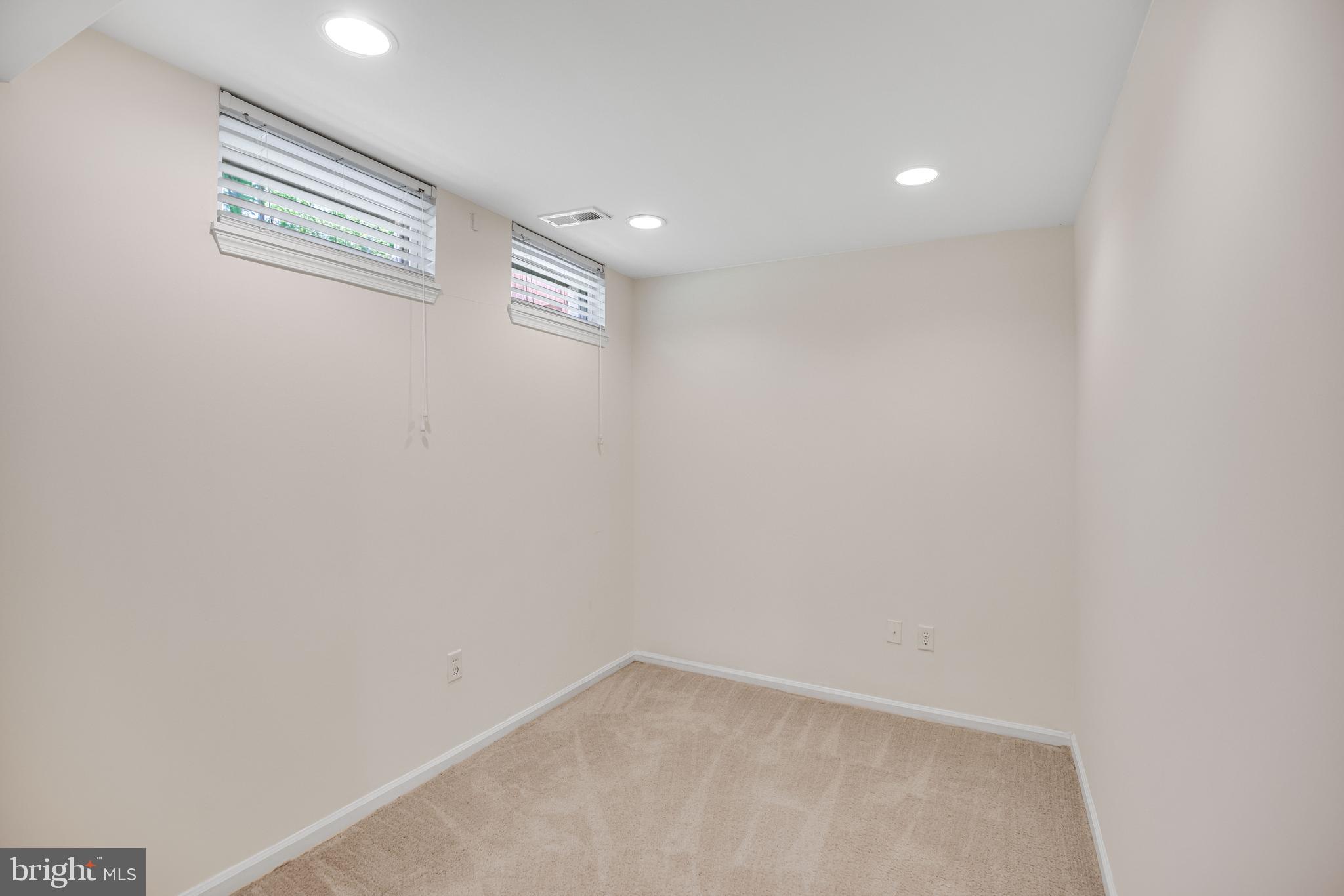 15262 LARKSPUR LANE