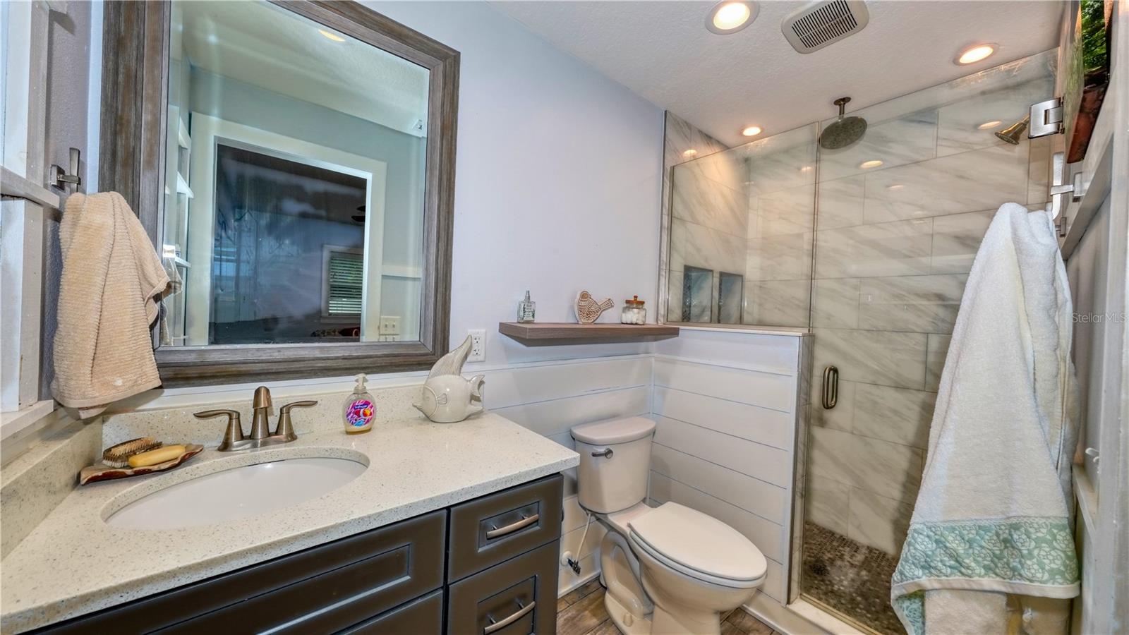 1100 E UNIVERSITY AVE