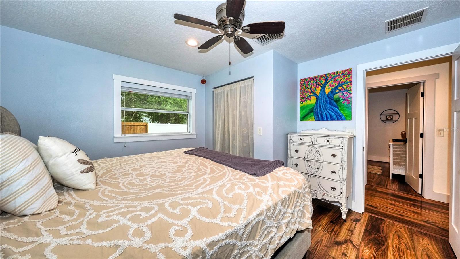 1100 E UNIVERSITY AVE