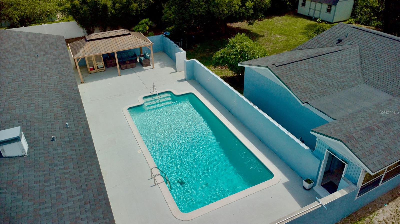 1100 E UNIVERSITY AVE