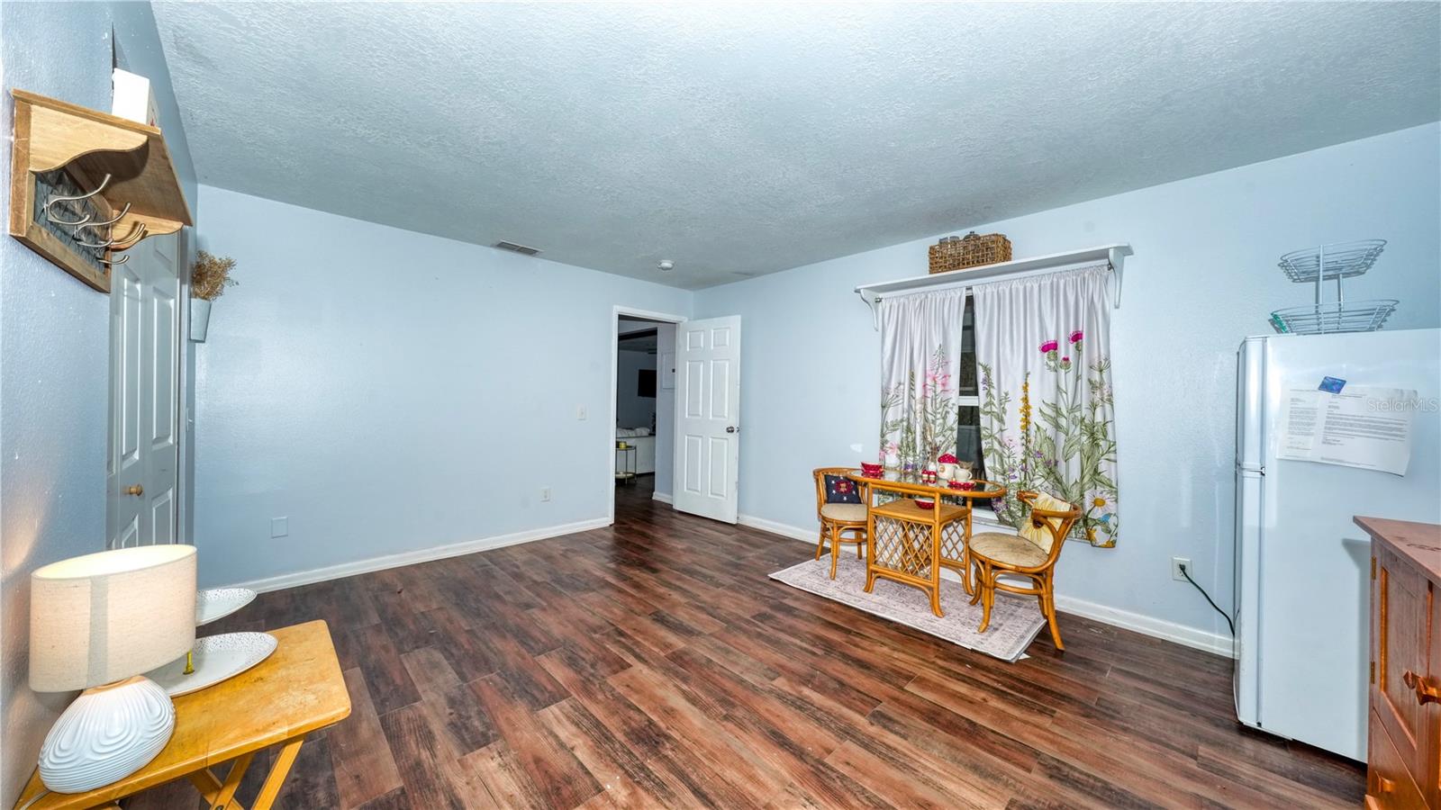 1100 E UNIVERSITY AVE