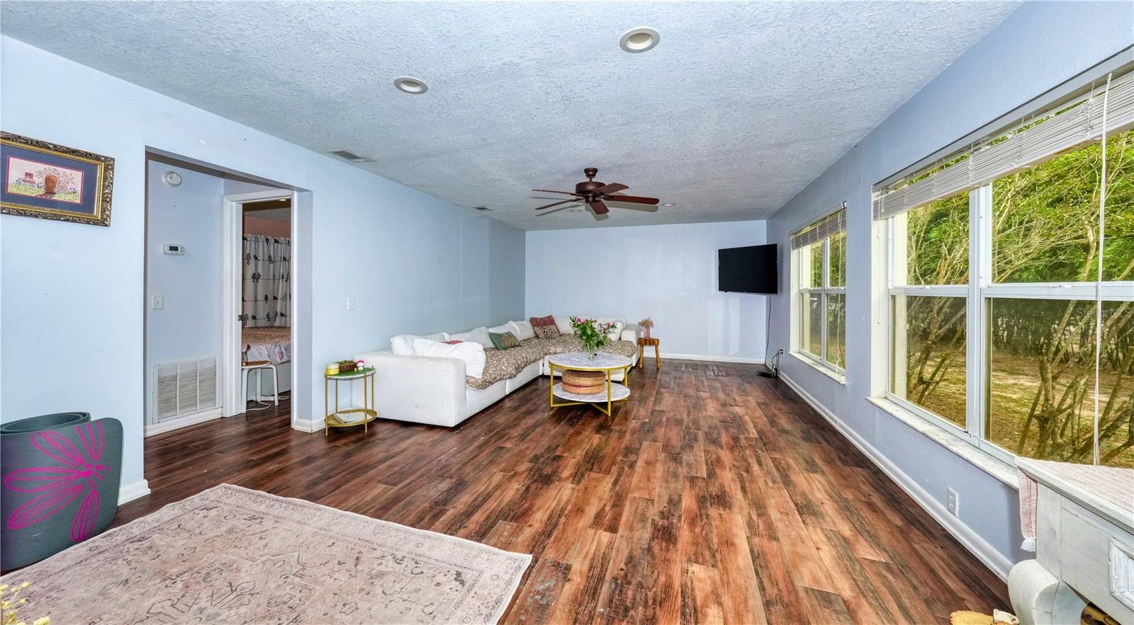 1100 E UNIVERSITY AVE