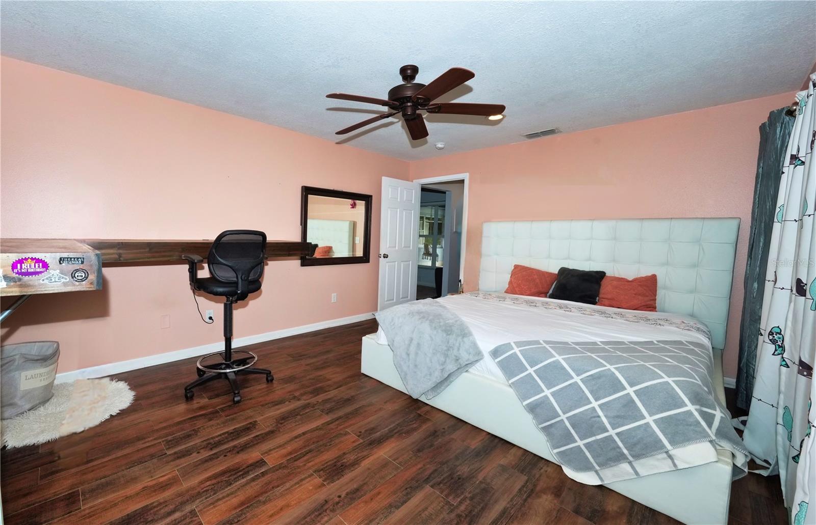 1100 E UNIVERSITY AVE