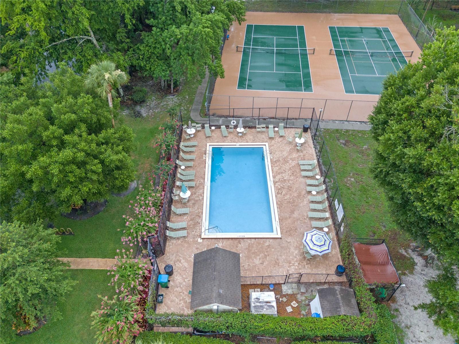 701 CASTLEWOOD DR