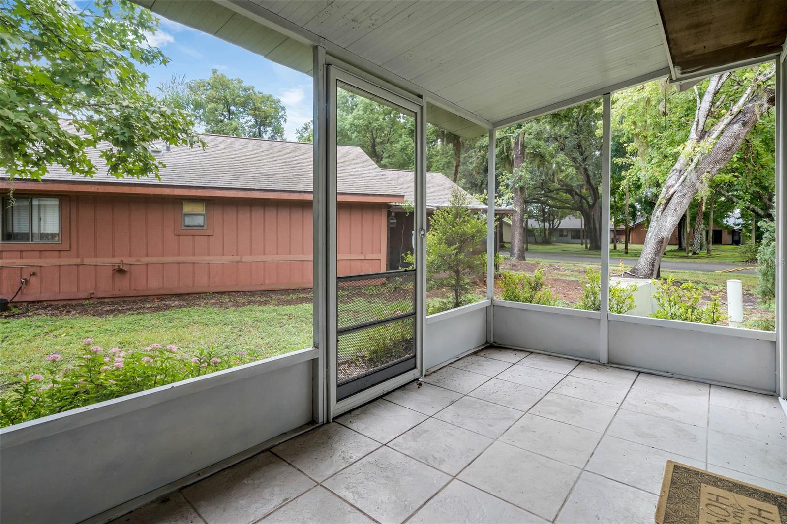 701 CASTLEWOOD DR