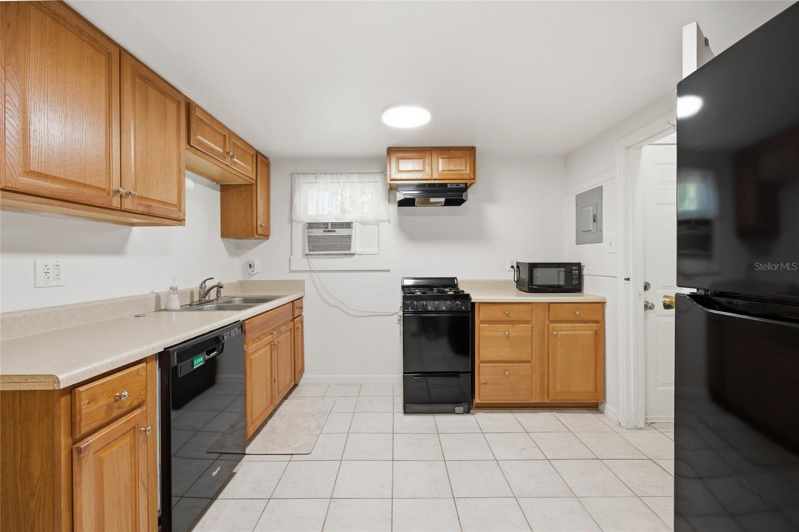 1032 NW 40TH AVE