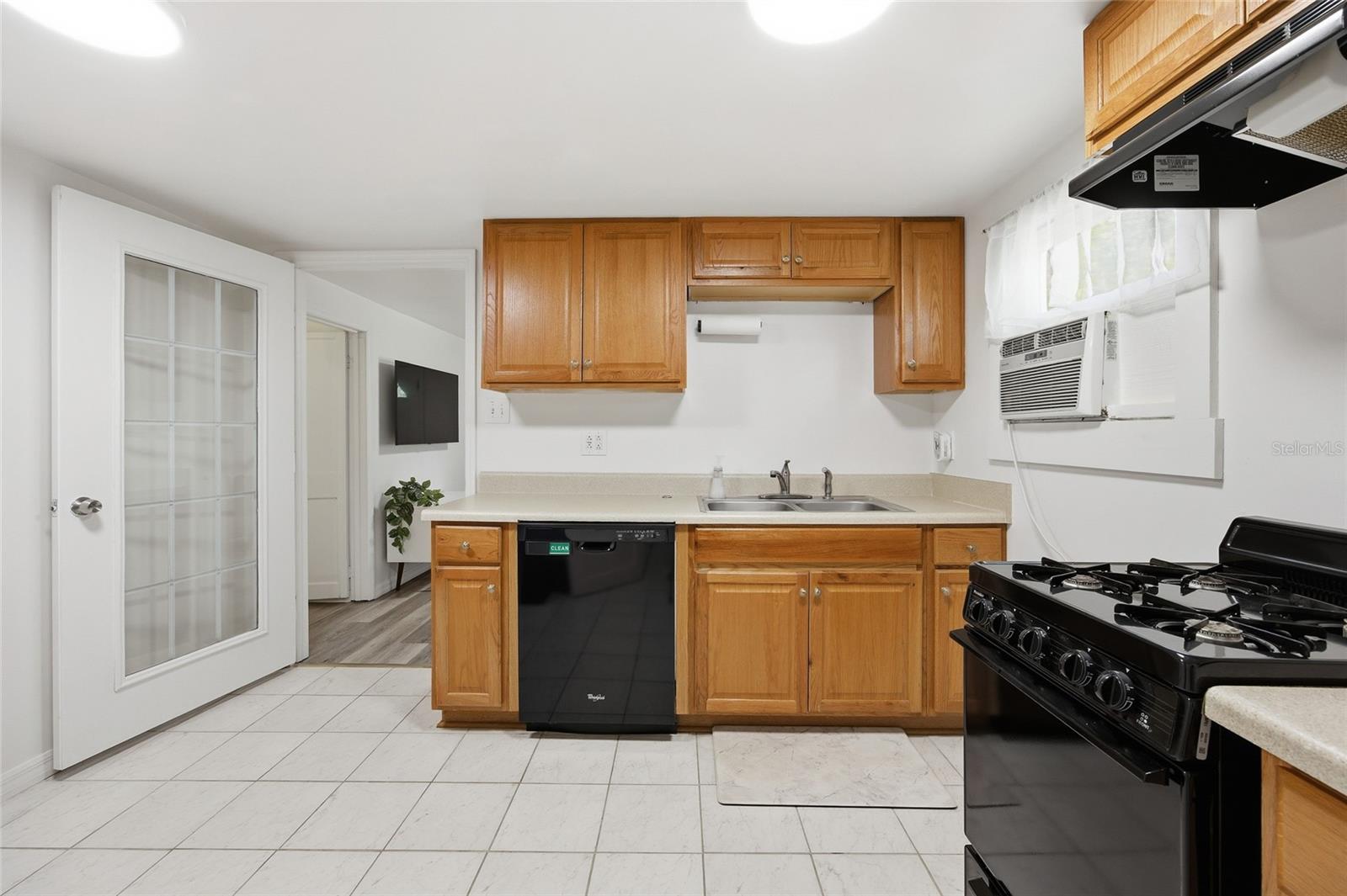 1032 NW 40TH AVE