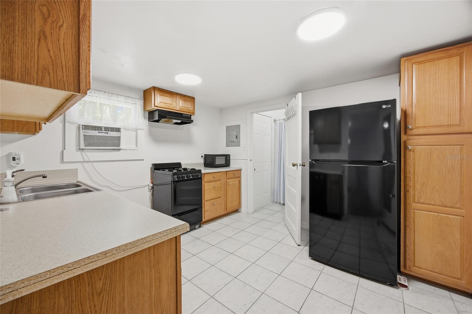 1032 NW 40TH AVE