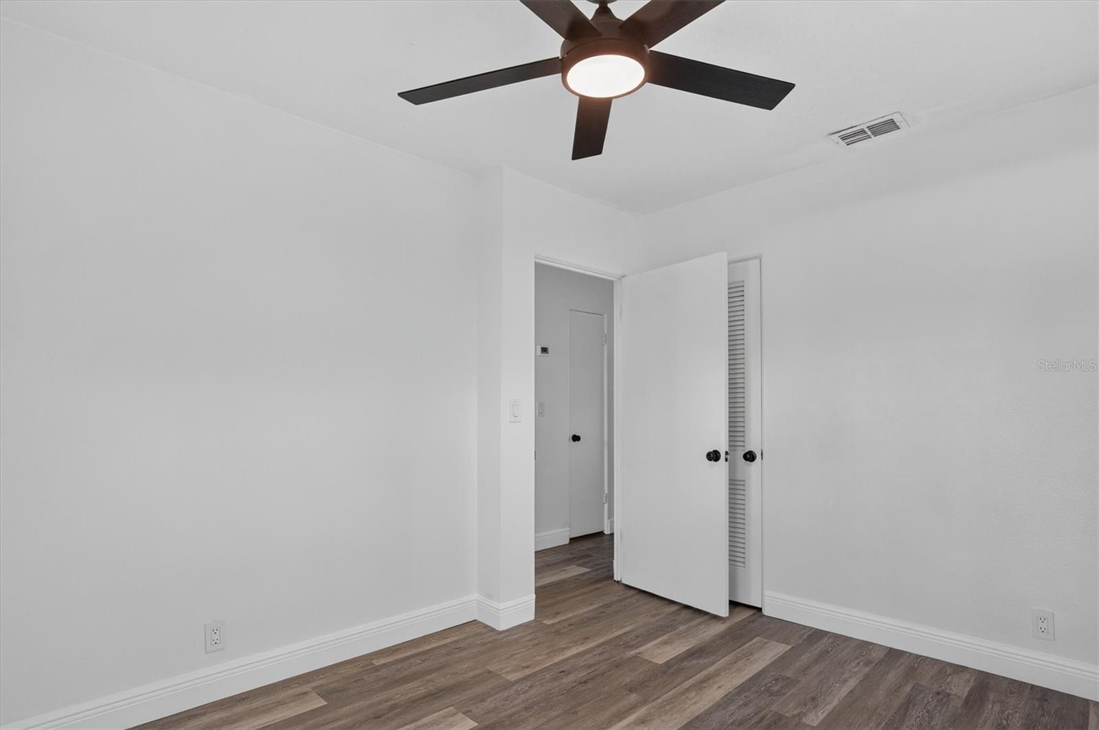 1202 ORANOLE RD