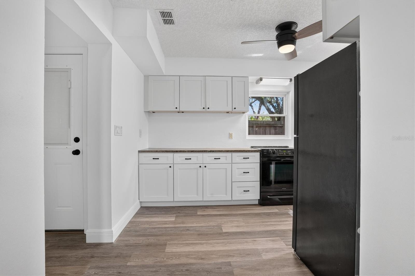 1202 ORANOLE RD